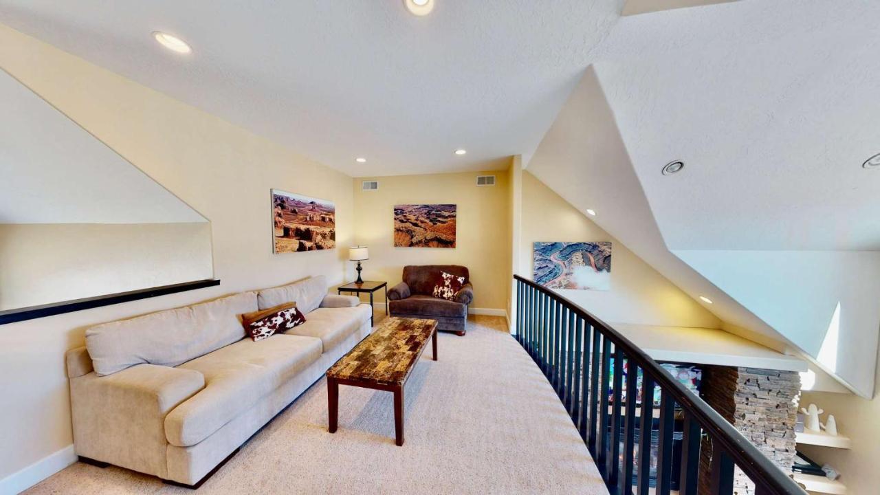 Moab Desert Home, 4 Bedroom Private House, Sleeps 10, Pet Friendly Exterior photo